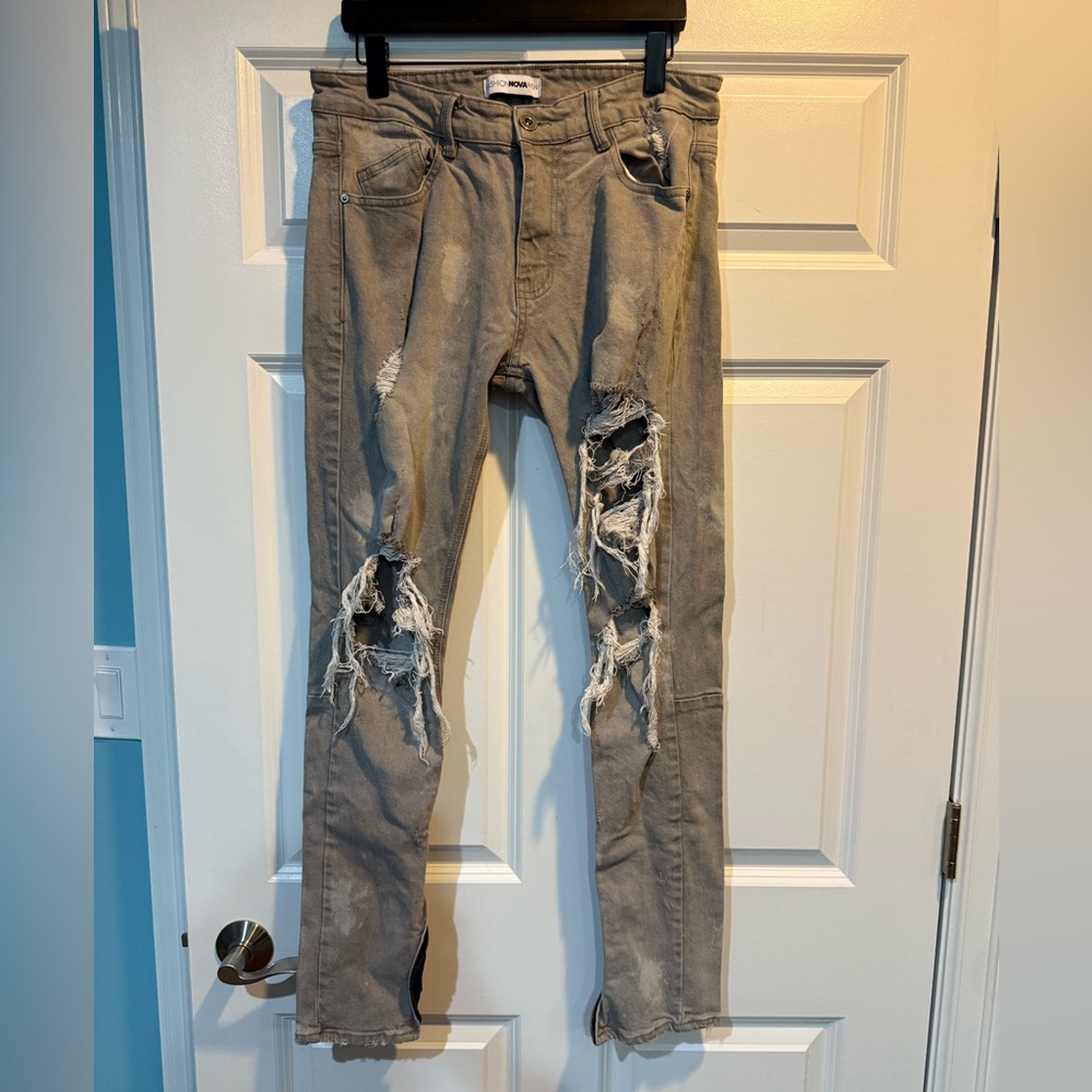 Fashion Nova Men's Light Distressed Gray Jeans Size 34